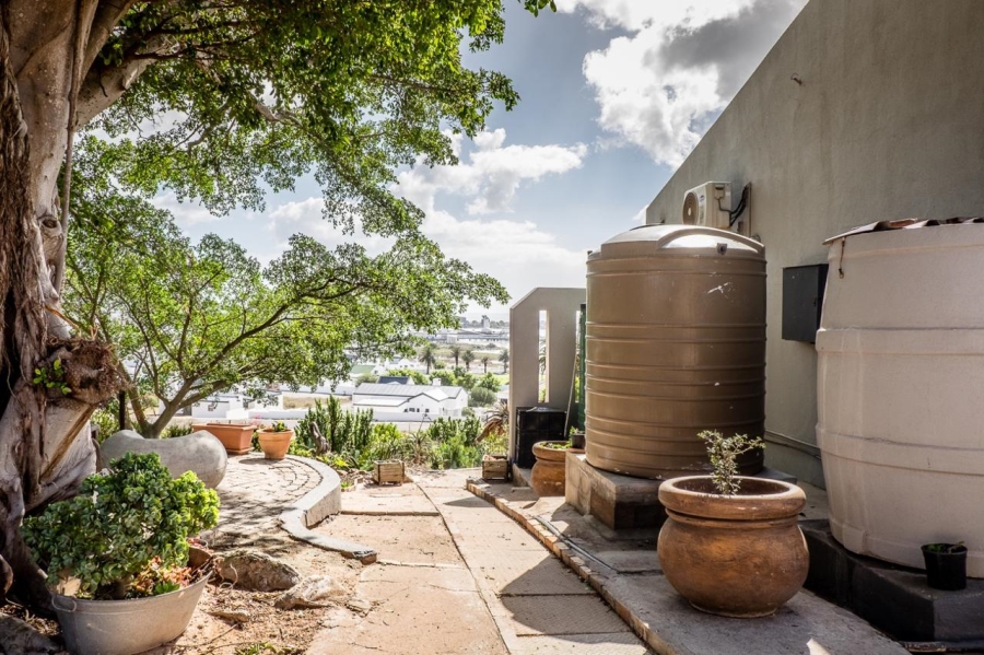 4 Bedroom Property for Sale in Britannica Heights Western Cape